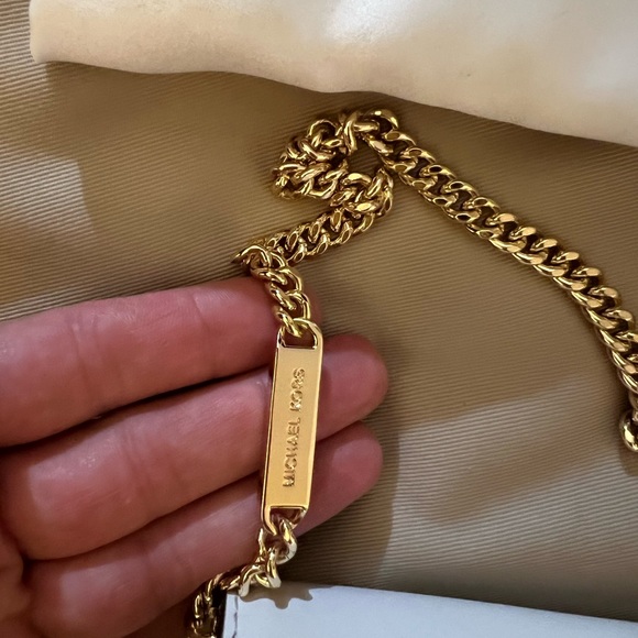 Michael Kors new clutch - Picture 6 of 7